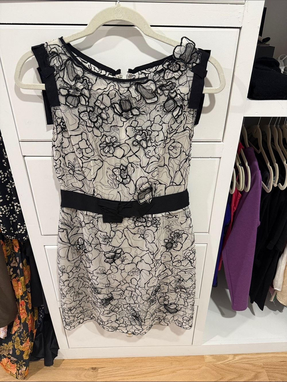 Elie Tahari Black & Cream Floral Appliqué Sheath Dress